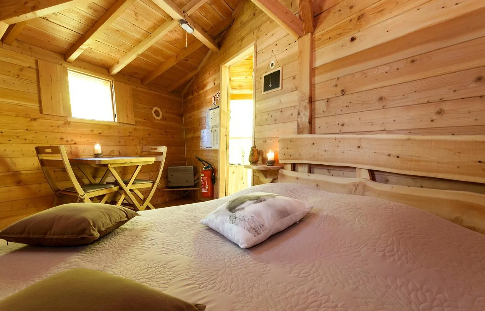 Les Cabanes De Fontfroide Saint-Antoine  Campsite Saint-Antoine (Isere)